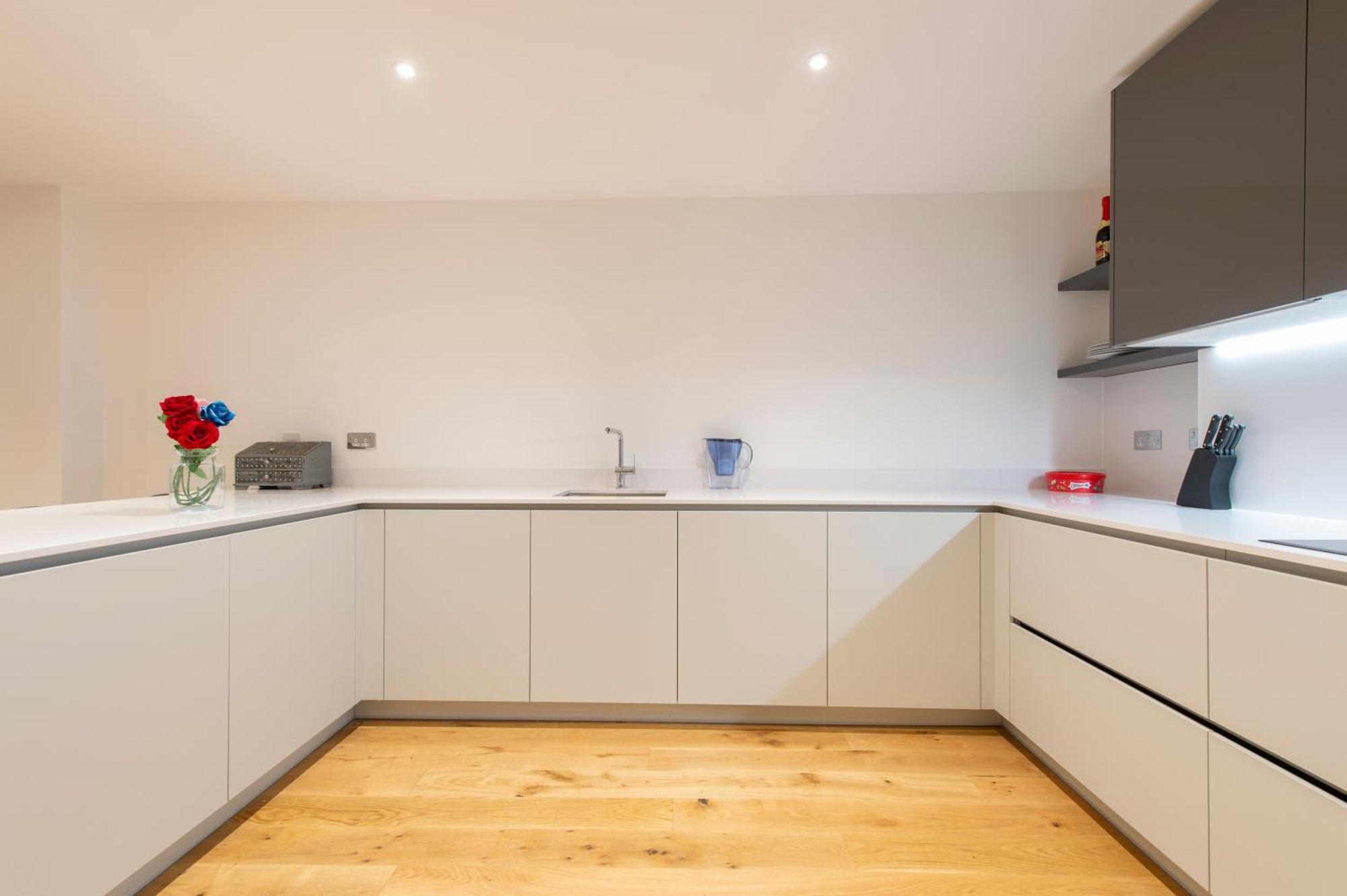 Exquisite 3br Duplex Air-con& Amenities