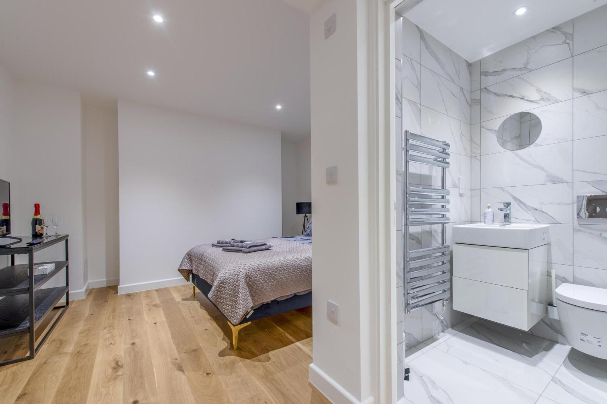 Appartamento Exquisite 3br Duplex Air-con& Amenities
