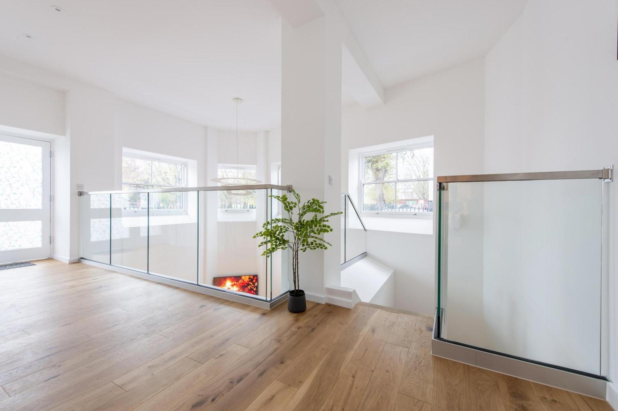 Exquisite 3br Duplex Air-con& Amenities
